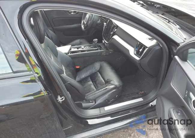 7JR102FK9LG044679: 44120952