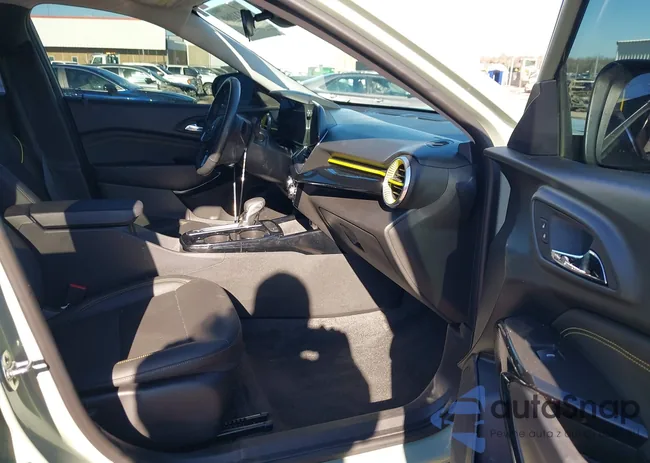 KL77LKEP9SC057979: 44121060