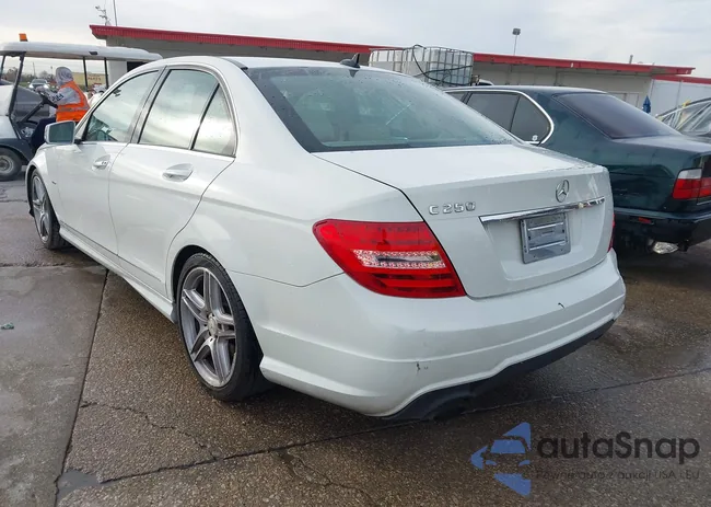 WDDGF4HBXCA667821: 44120189