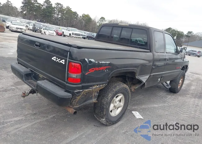 3B7HF13Z7VG810522: 44120222