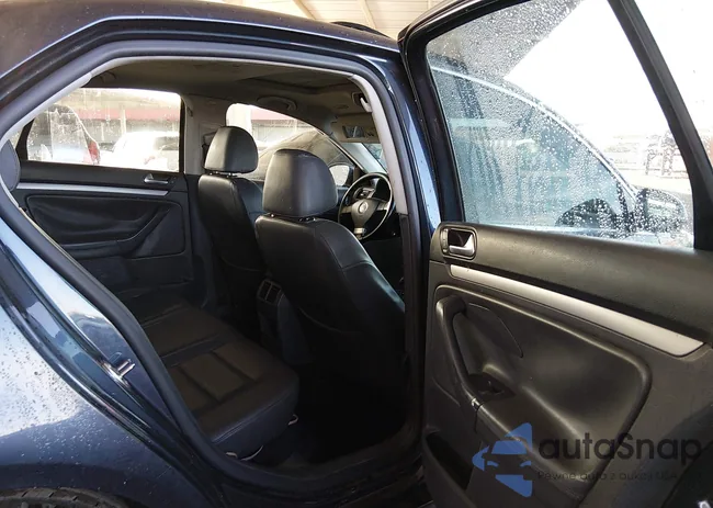 3VWRM71K38M071672: 44120338