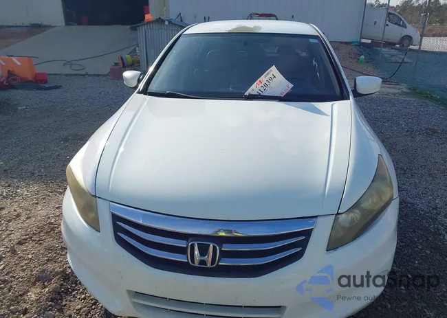 1HGCP2F60BA017072: 44120394