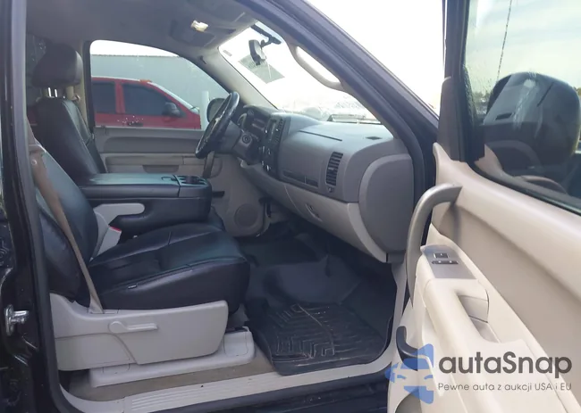 1GCPKSE79CF134808: 44120416