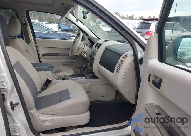 1FMCU03188KD67634: 44120480