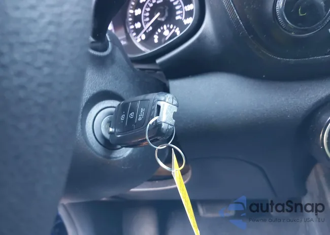 KMHRB8A31NU146685: 44121627