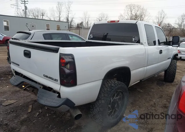 1GCEC19V42Z171933: 44121632