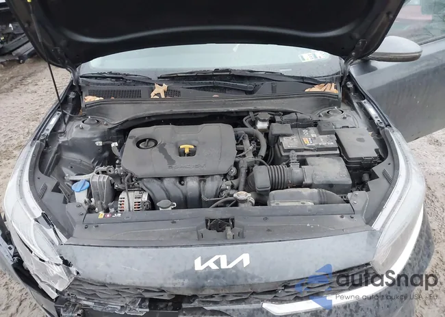 3KPF24AD8NE476427: 44121738