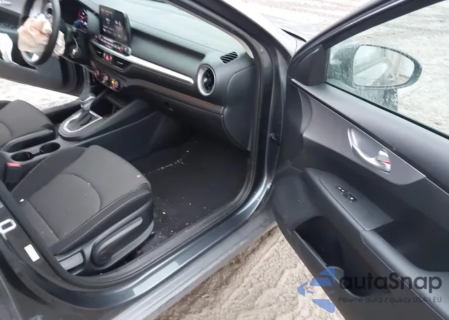 3KPF24AD8NE476427: 44121738