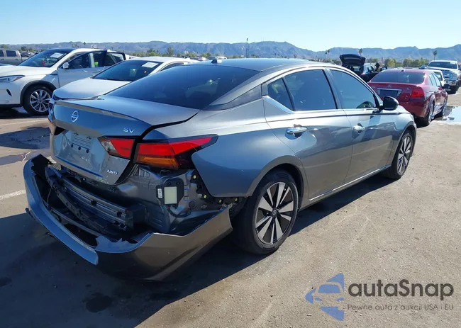 1N4BL4DW7NN306490: 44121744