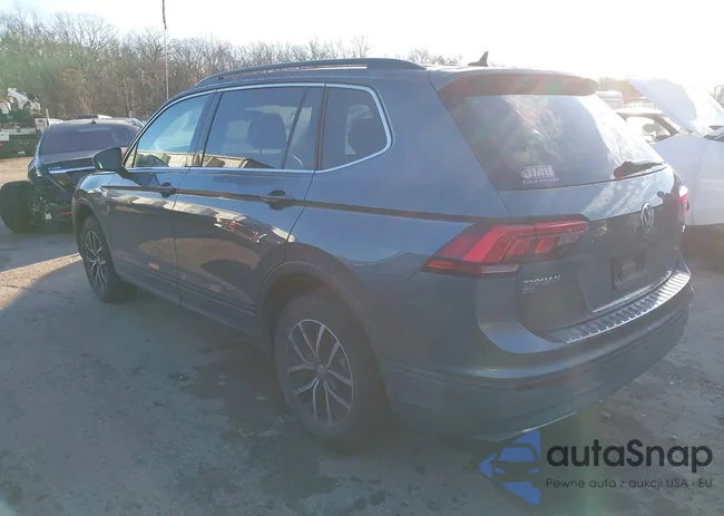 3VV2B7AX0KM098875: 44121817