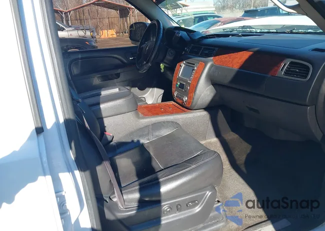 1GNSKKE79DR238636: 44121846