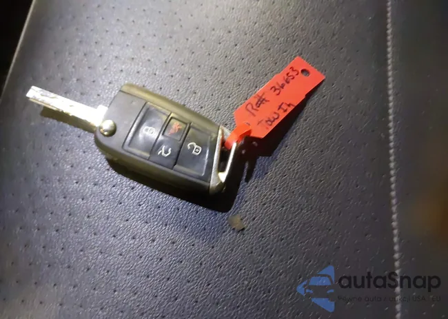 3VV2B7AX4KM068150: 44121857