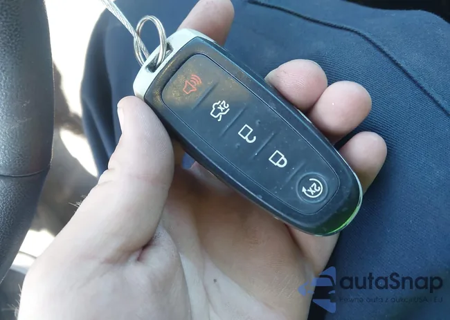 1FADP3J27HL291367: 44121889