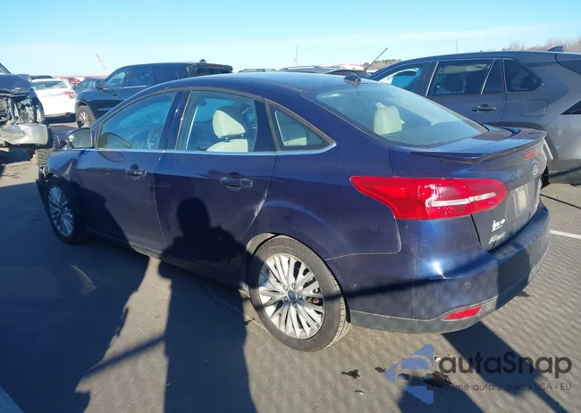 1FADP3J27HL291367: 44121889