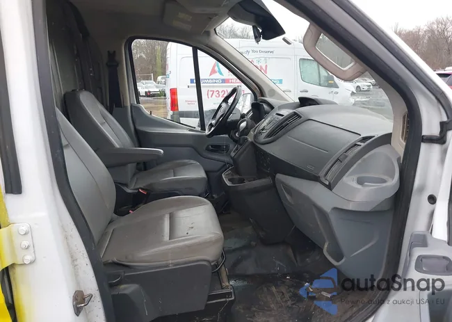 1FTYR2ZM5HKB20001: 44121972