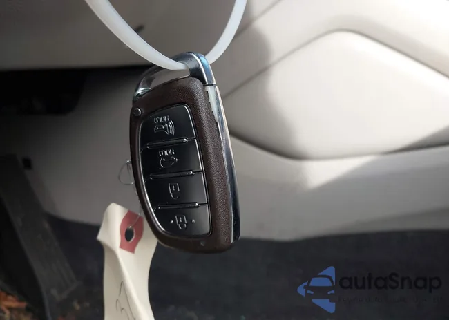 KM8J3CA29JU639822: 44121997