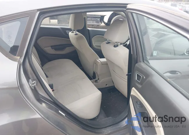 3FADP4EJ9EM124980: 44122061