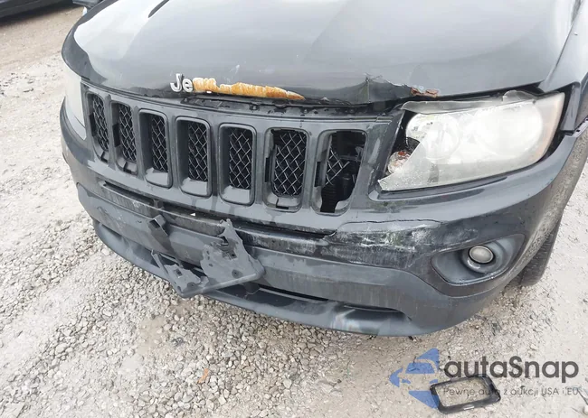 1C4NJCEBXCD696443: 44121132