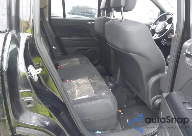 1C4NJCEBXCD696443: 44121132