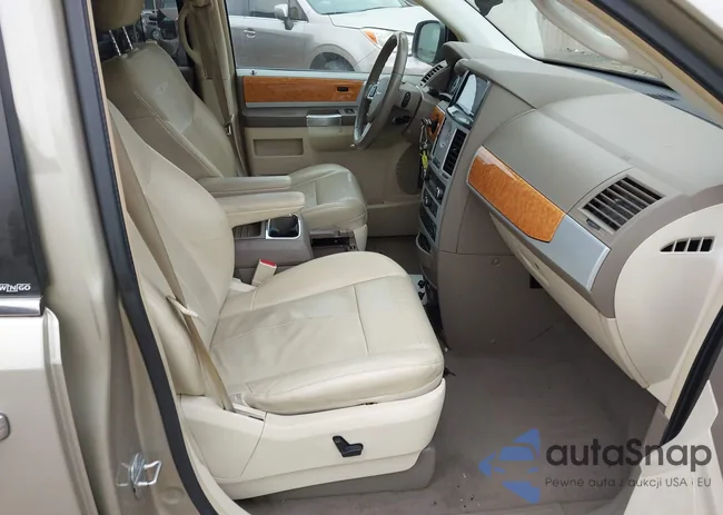 2A8HR64X78R741145: 44121258