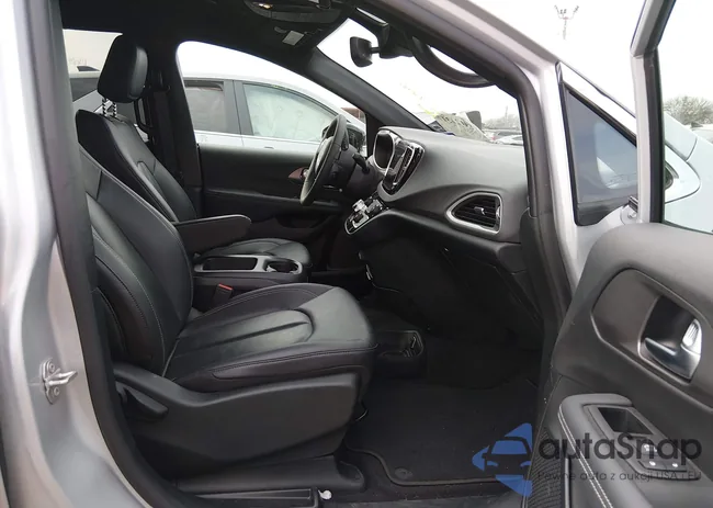 2C4RC1BG5TR179998: 44121317