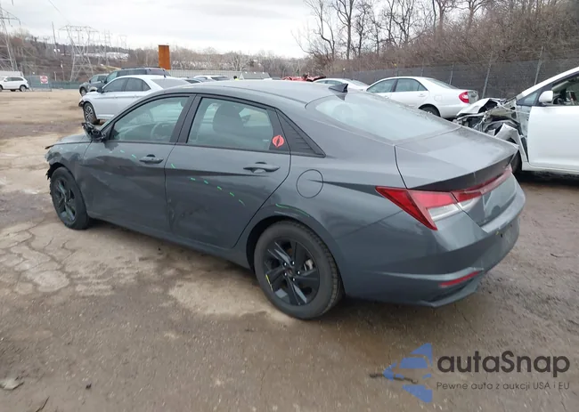 KMHLM4AG7PU586912: 44121402