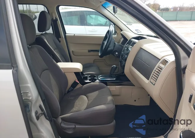 4F2CZ02Z78KM31398: 44121411