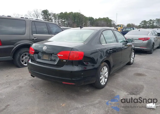 3VWD17AJ7EM398548: 44122575