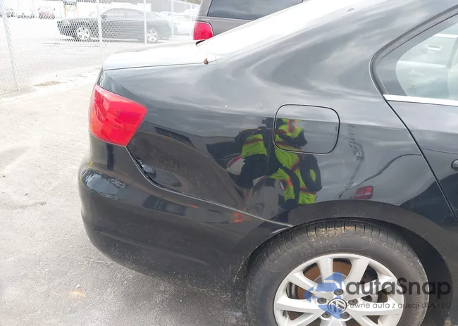 3VWD17AJ7EM398548: 44122575