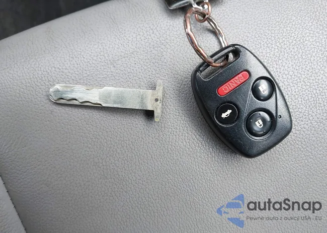 1HGCP2F88AA126492: 44122582