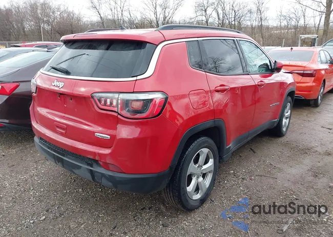 3C4NJCBB3JT227092: 44122592