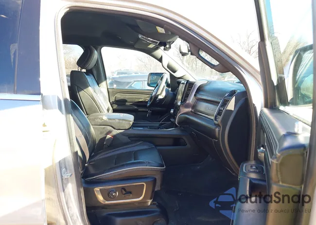 1C6SRFHT2LN137293: 44122743