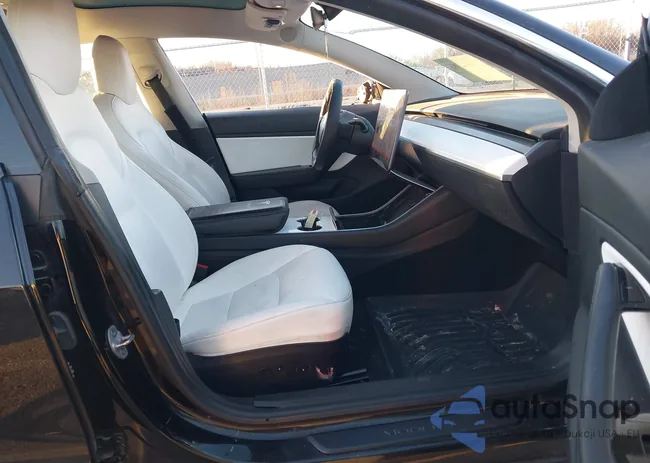 5YJ3E1EB9JF171041: 44122783