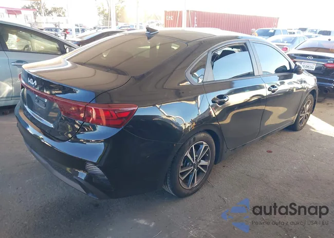 3KPF24ADXPE518017: 44122791