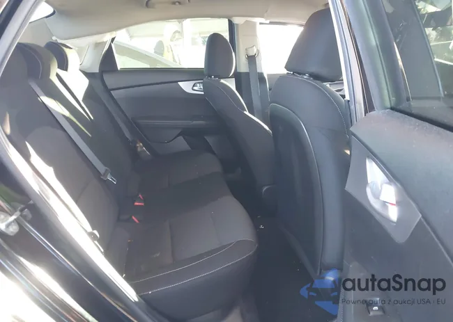 3KPF24ADXPE518017: 44122791