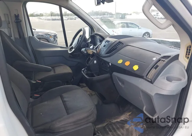 1FTYR1ZM1HKA78193: 44122801