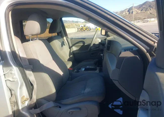 1J8GR48K17C554960: 44122880