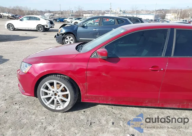 3VW2B7AJ4JM228209: 44122919