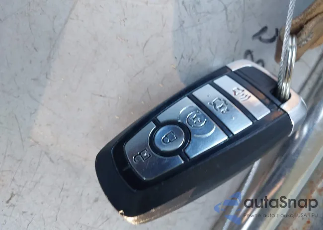 3FA6P0D98JR205572: 44122938