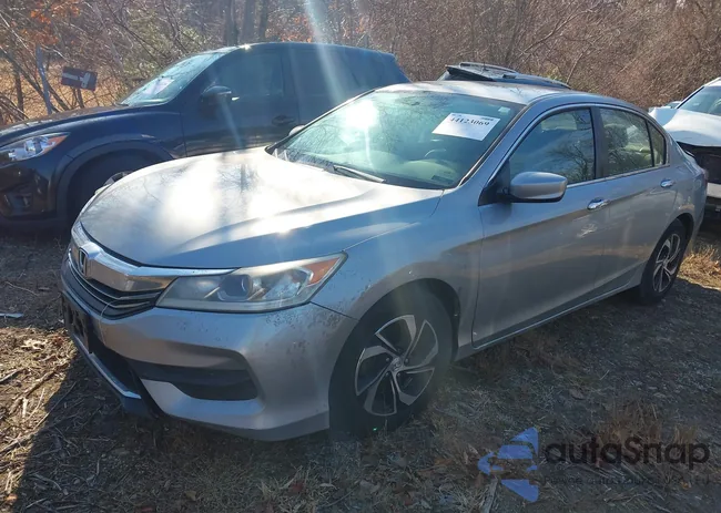 1HGCR2F37GA092990: 44123069