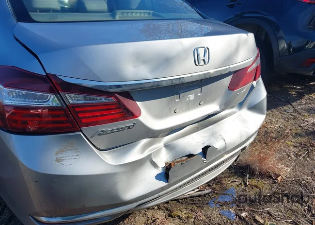 1HGCR2F37GA092990: 44123069