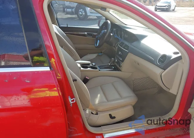 WDDGF4HB2EA912808: 44122328