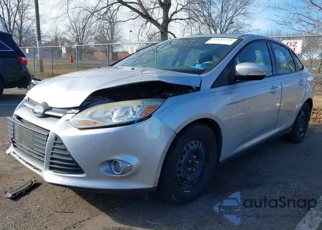 1FAHP3F28CL229513: 44122335