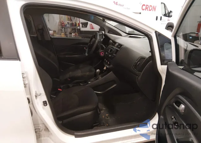 KNADM4A38D6307258: 44122356