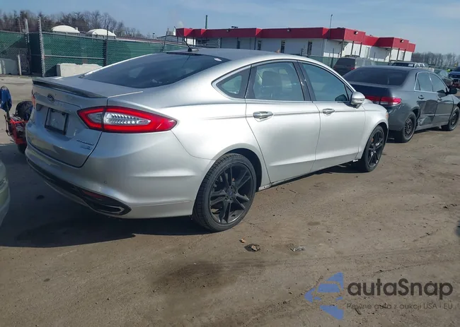 3FA6P0D95DR240834: 44122473