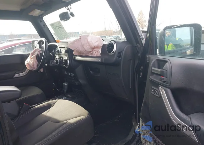 1C4BJWEG4HL734102: 44123588