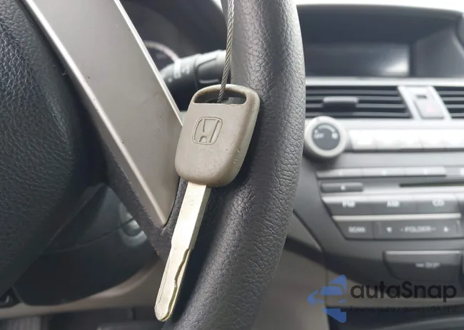 1HGCP2F30AA124014: 44123651