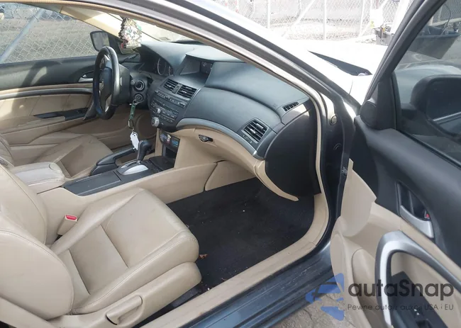 1HGCS12869A010590: 44123668