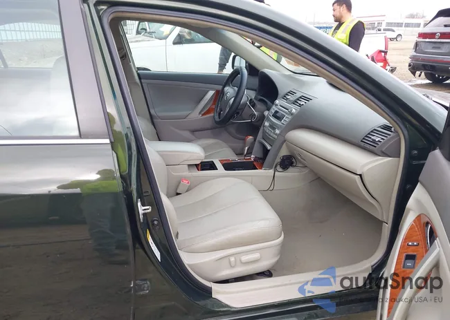 4T1BF3EK4BU658544: 44123715