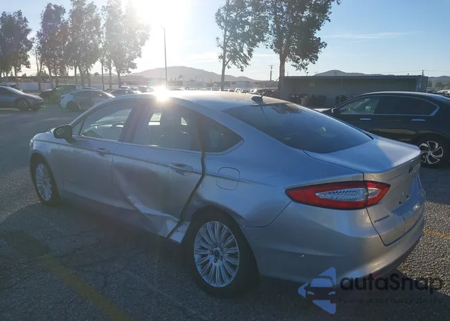 3FA6P0UU5FR138862: 44123717